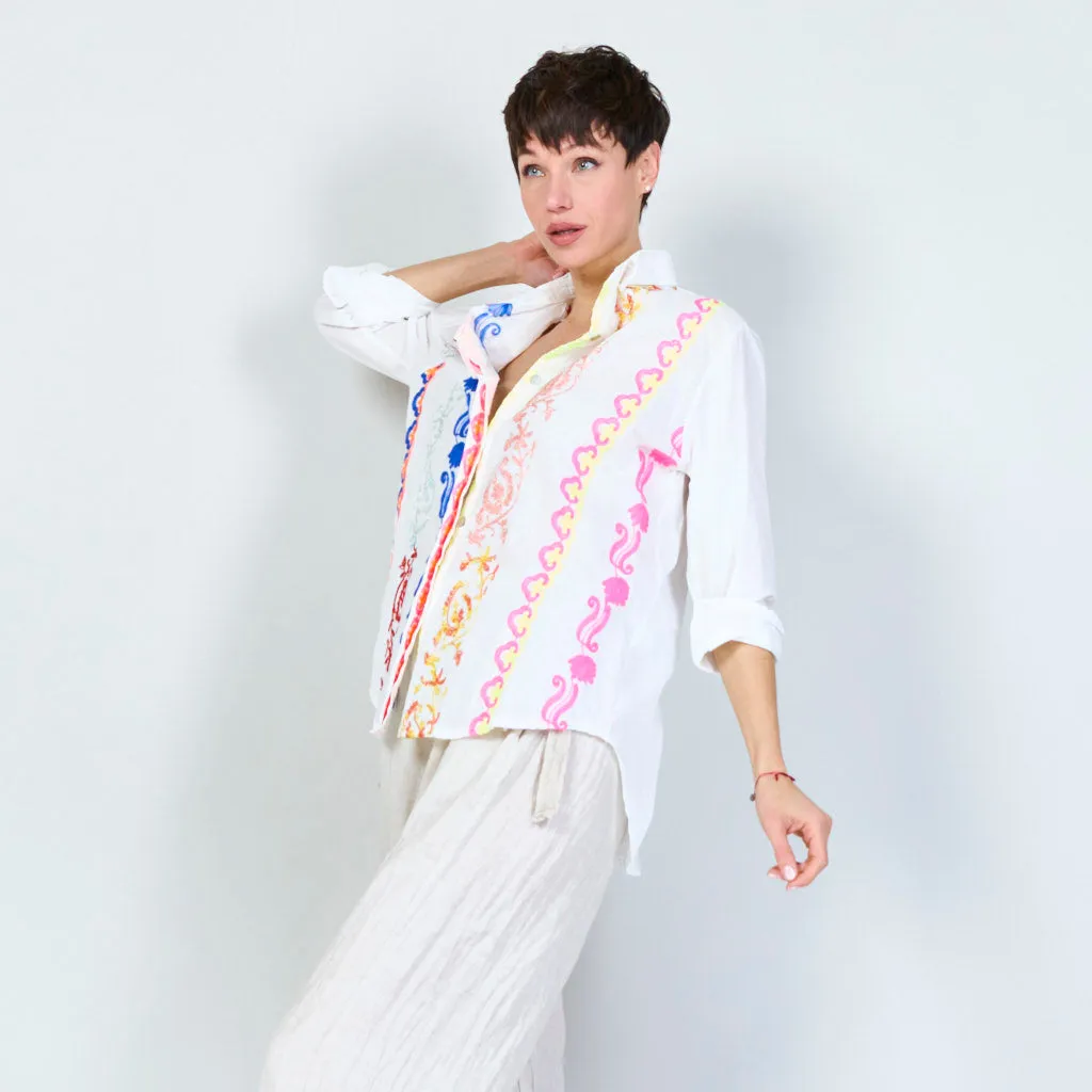 100% Cotton long white shirt with colorful decoration wholesale