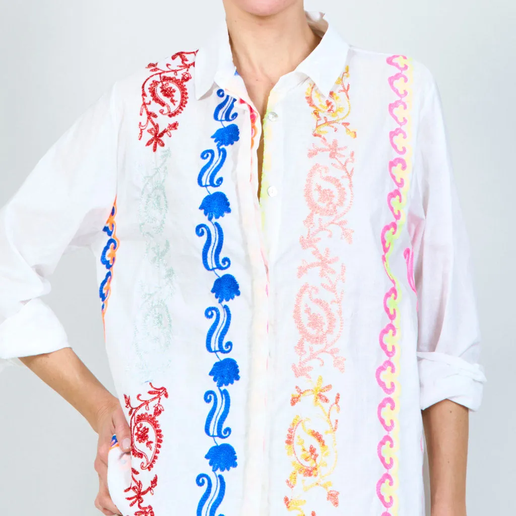 100% Cotton long white shirt with colorful decoration wholesale