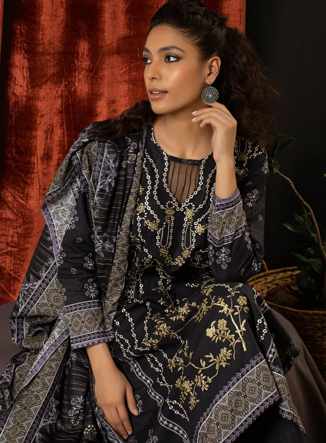 Aadab By Rashid Textile Embroidered Khaddar Unstitched 3 Piece Suit - RT23AK 8309