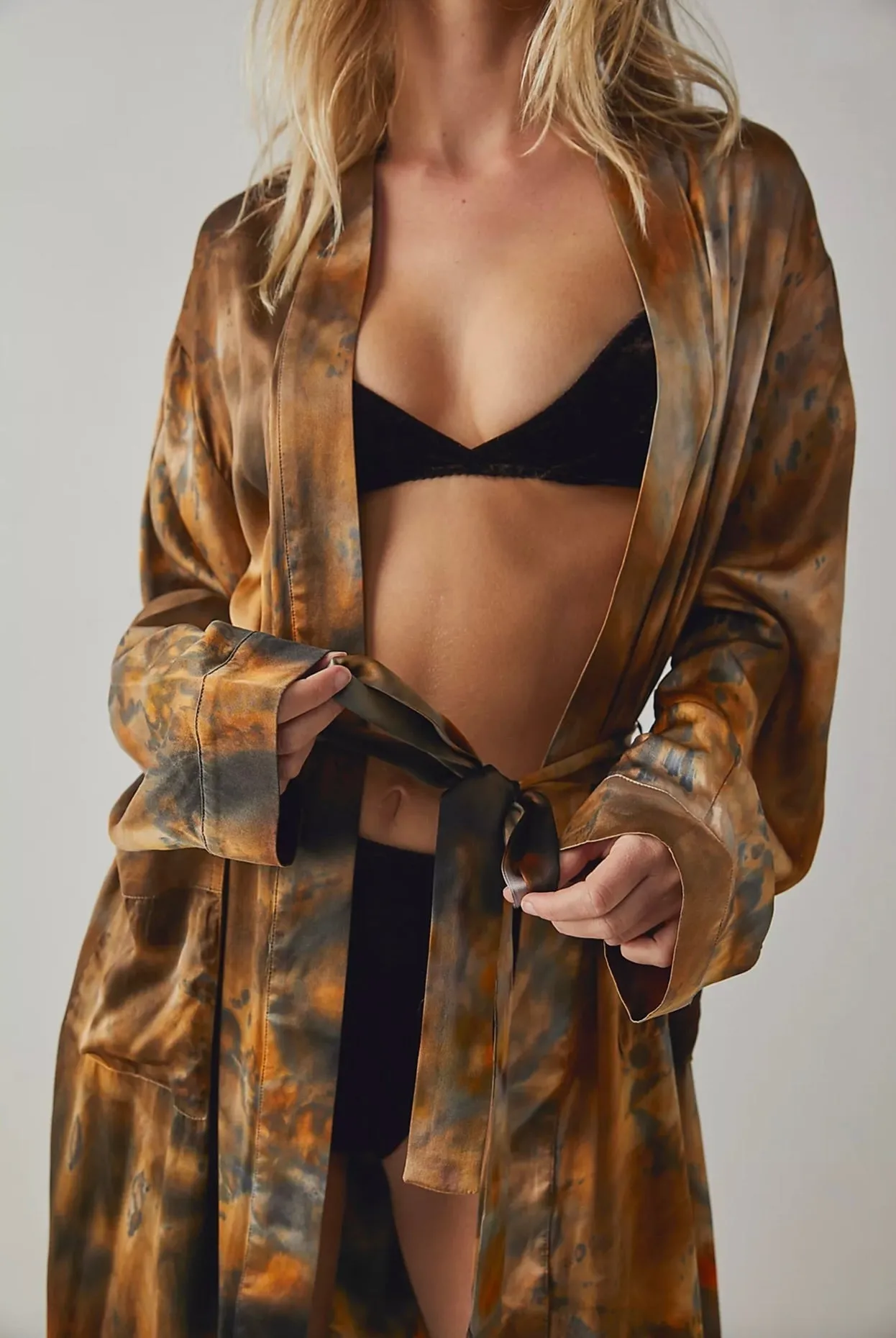 Full Moon Kimono Robe in Obsidian