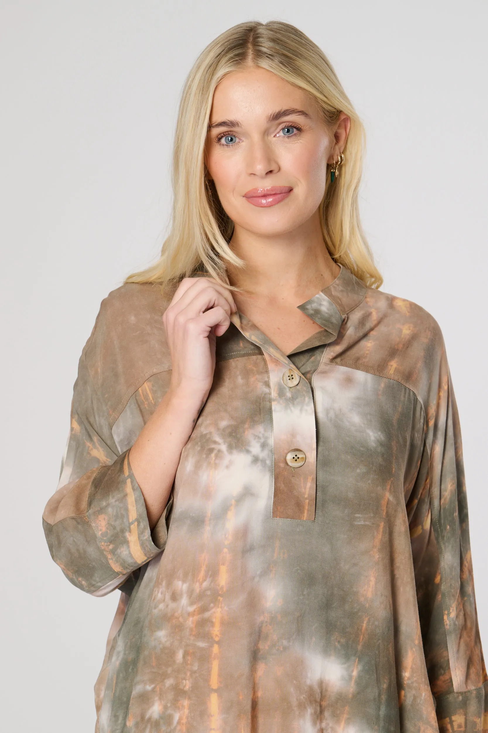 Saloos Wide Front Placket Tie-Dye Top